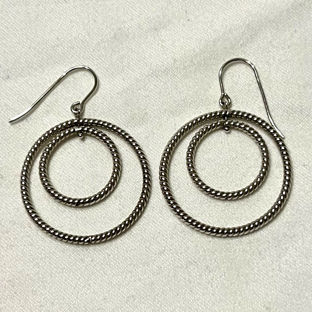 Nwot Saks Fifth Avenue Sterling Silver Earrings 75$